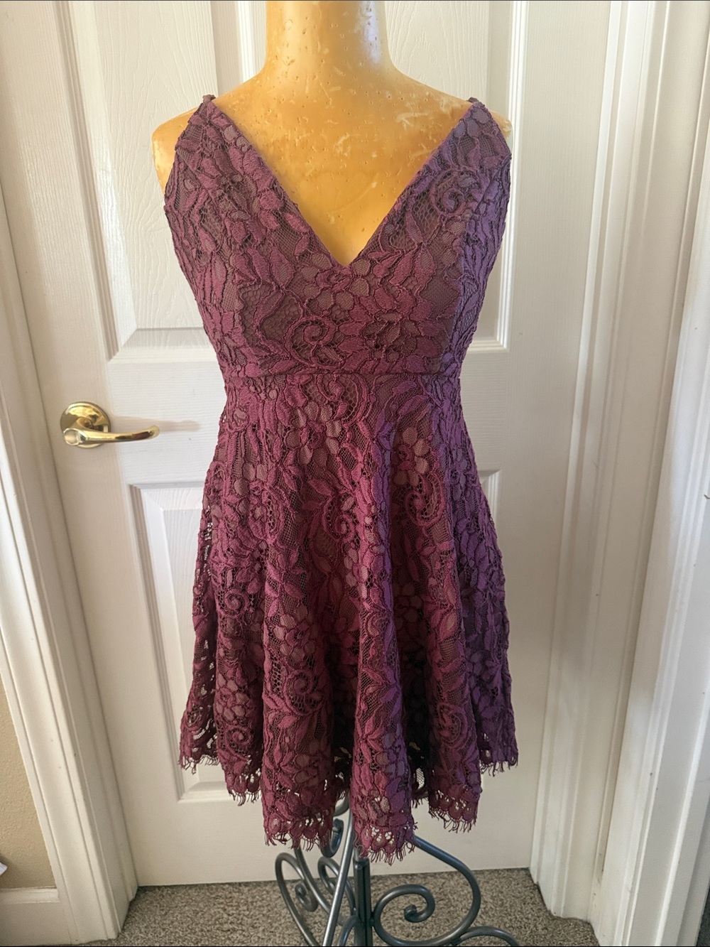 Amazing dress, maroon color